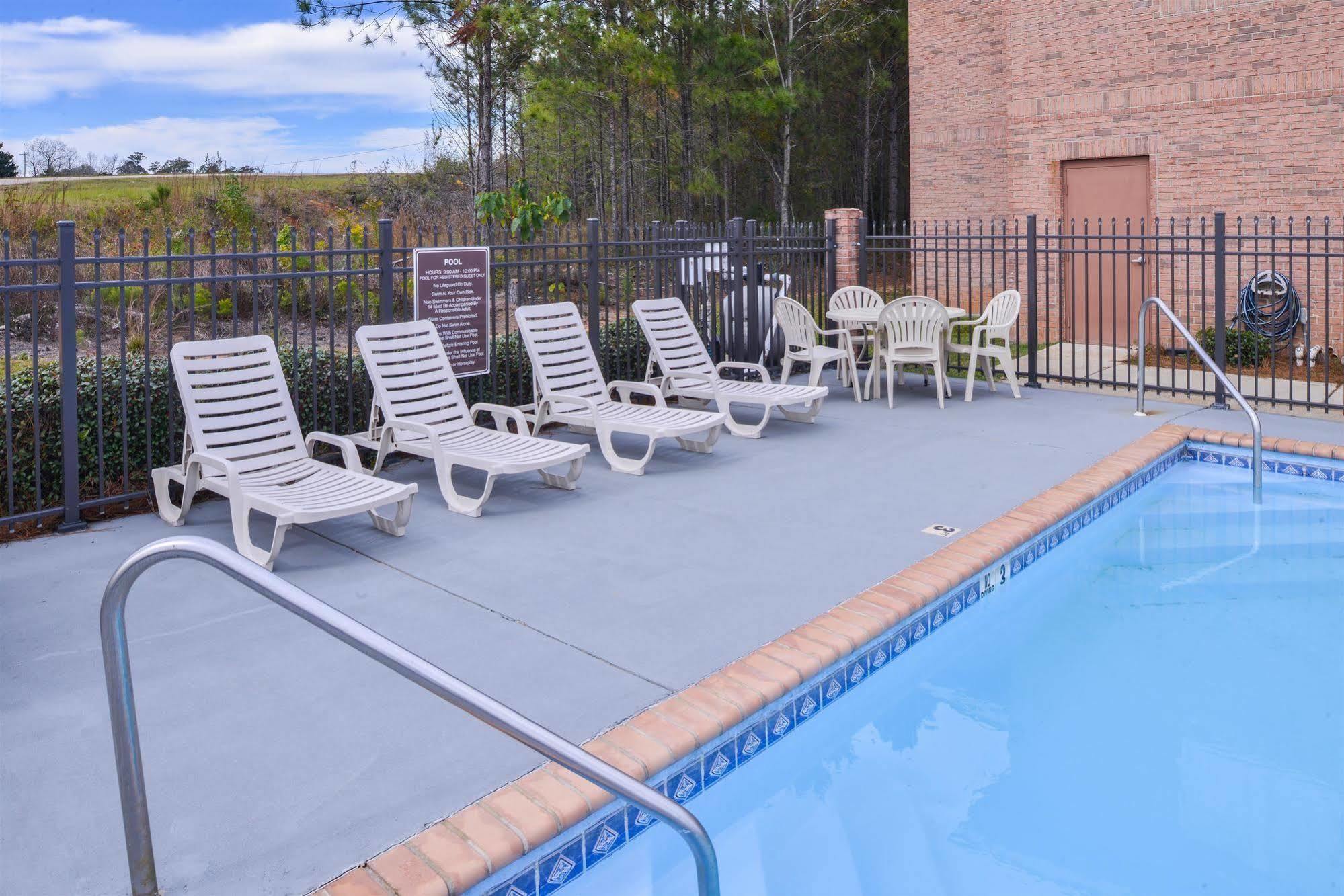 Americas Best Value Inn Wiggins Exterior foto